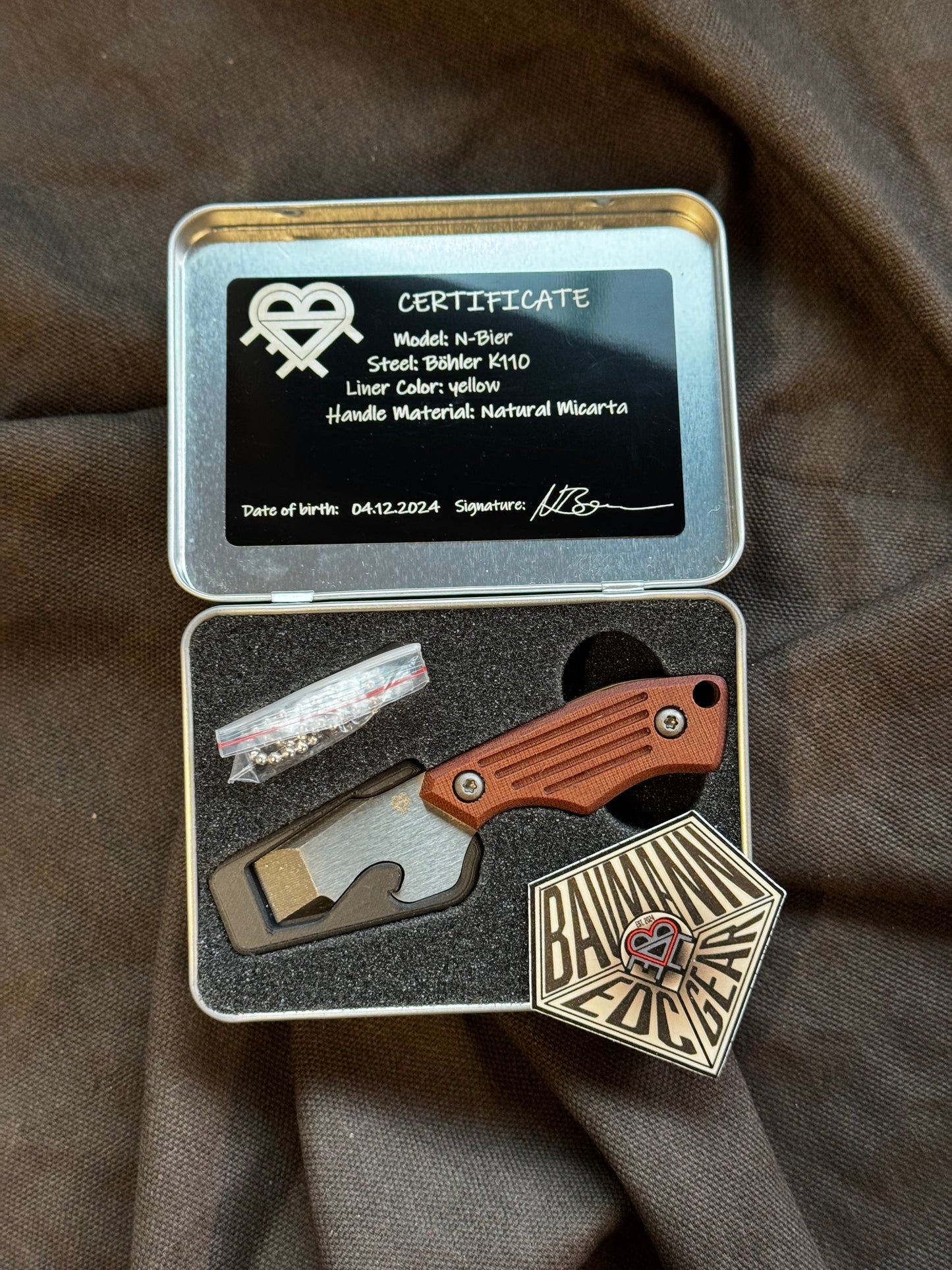 N-Bier braunes Papiermicarta gelbe Liner