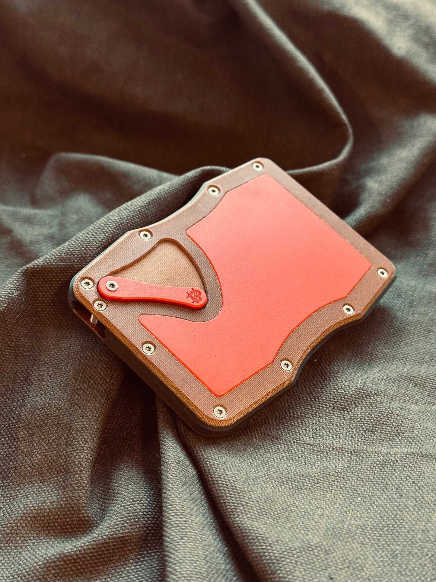 Sofort verfügbar: The Cardium Cardholder natural micarta