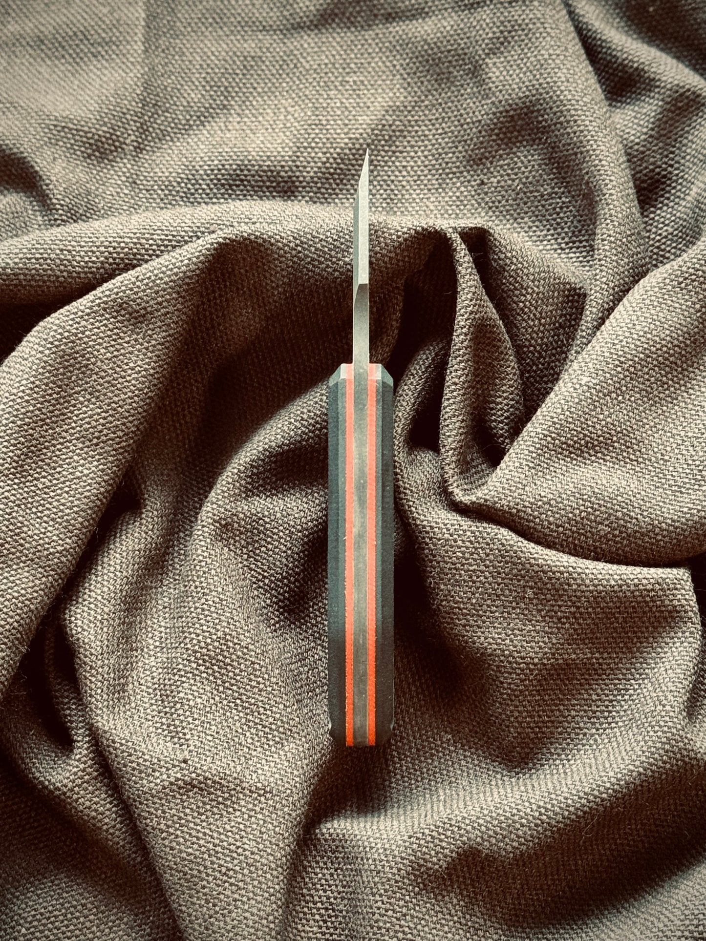 N-Bier schwarzes Papiermicarta rote Liner