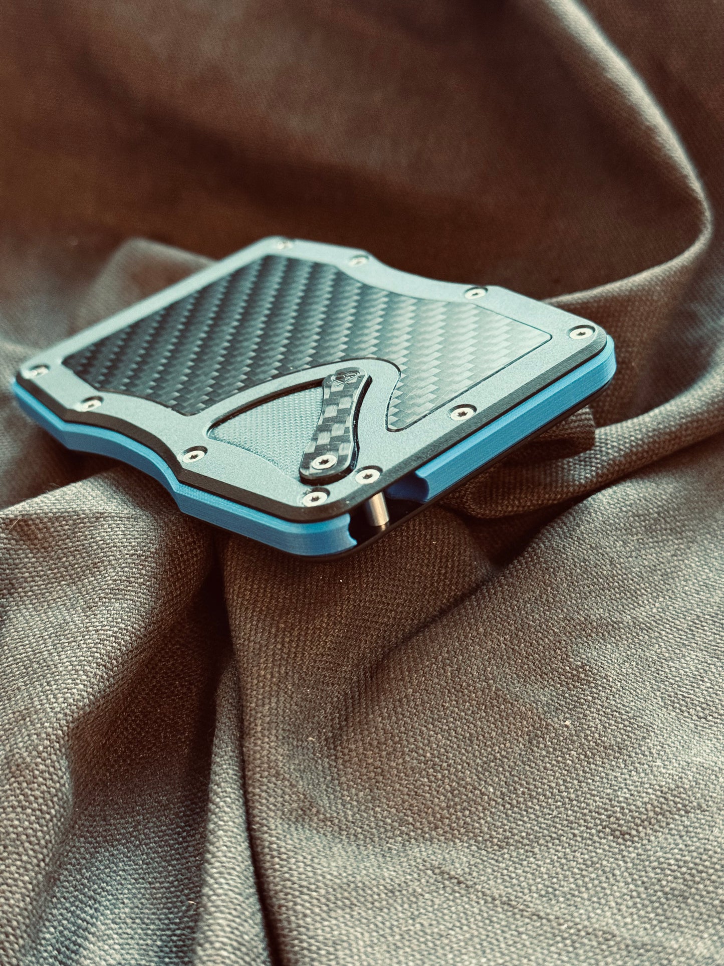 Sofort verfügbar: The Cardium Cardholder schwarzes G10