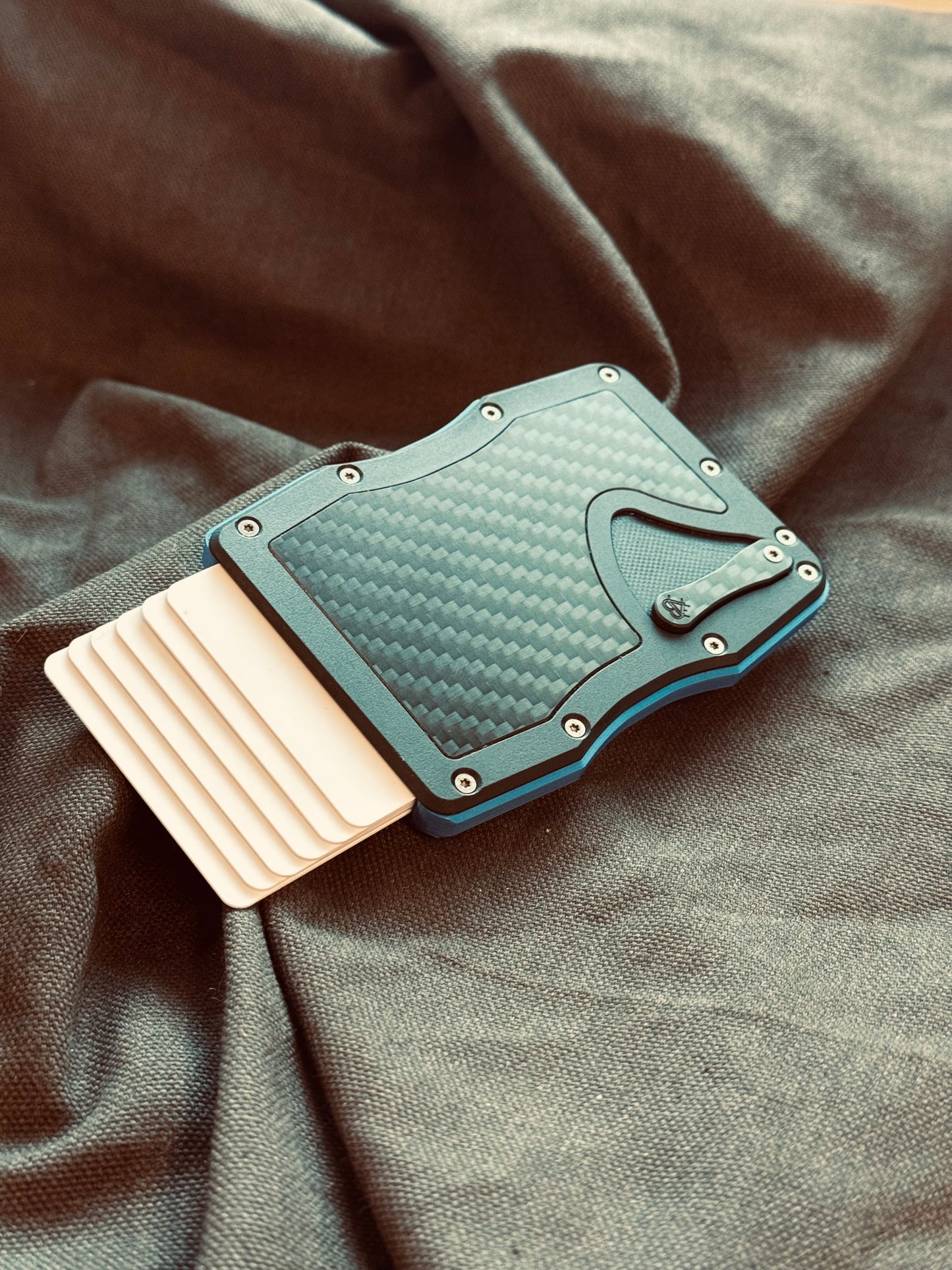 Sofort verfügbar: The Cardium Cardholder schwarzes G10