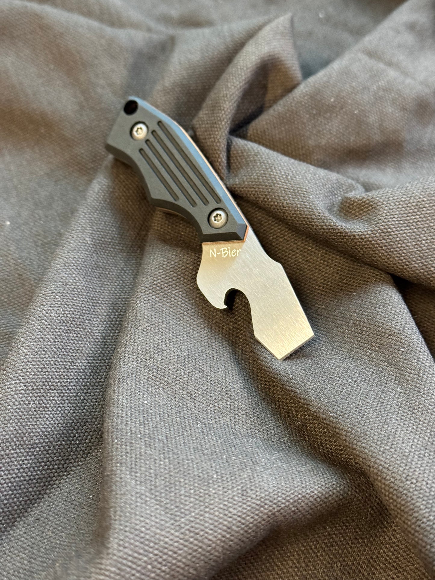 N-Bier schwarzes Papiermicarta orangene Liner