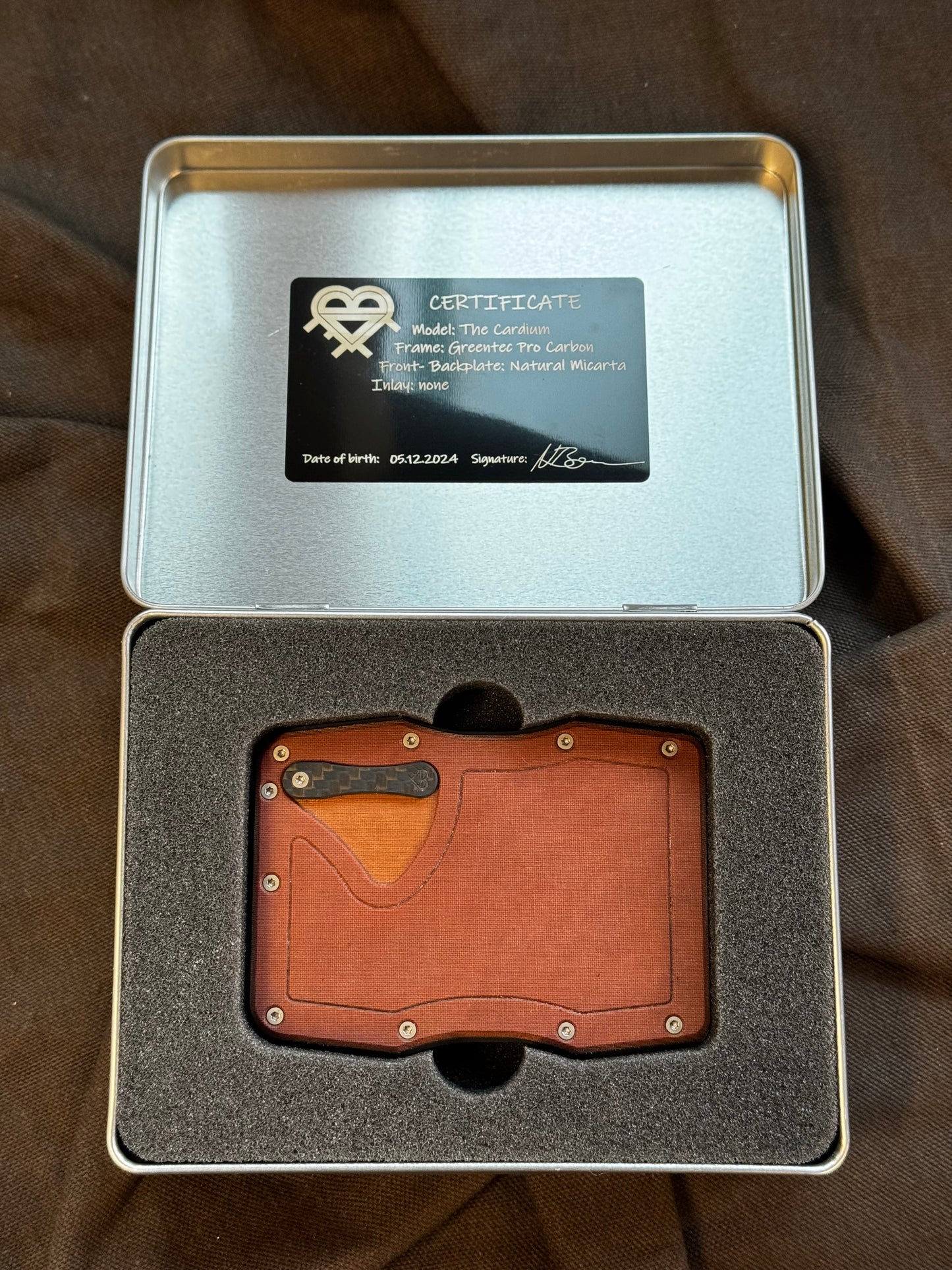 Sofort verfügbar: The Cardium Cardholder natural micarta ohne Inlay