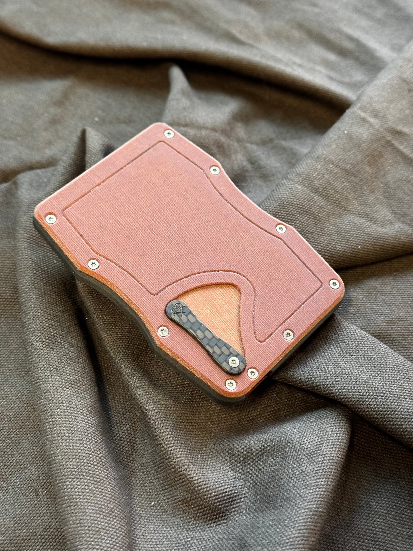 Sofort verfügbar: The Cardium Cardholder natural micarta ohne Inlay