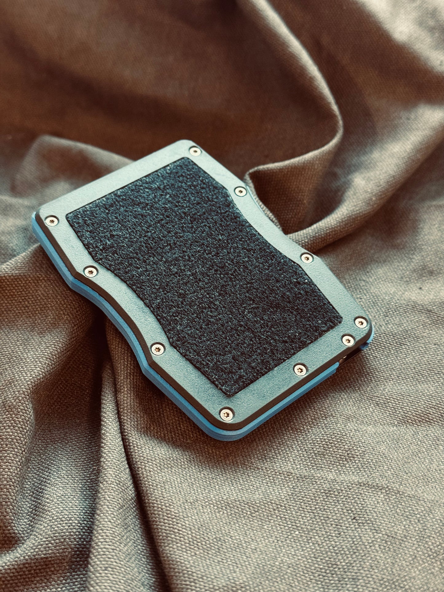 Sofort verfügbar: The Cardium Cardholder schwarzes G10