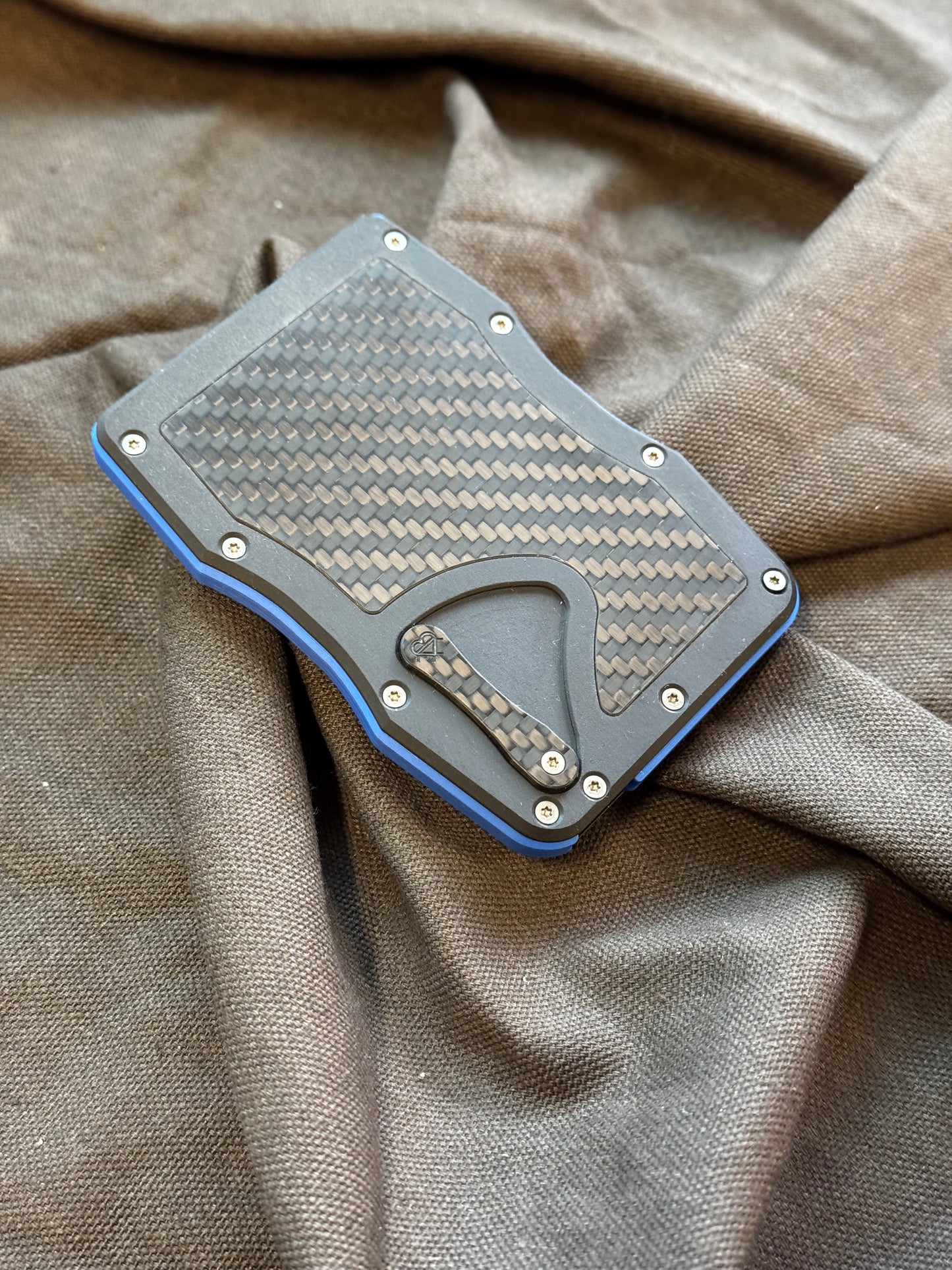 Sofort verfügbar: The Cardium Cardholder schwarzes Papiermicarta
