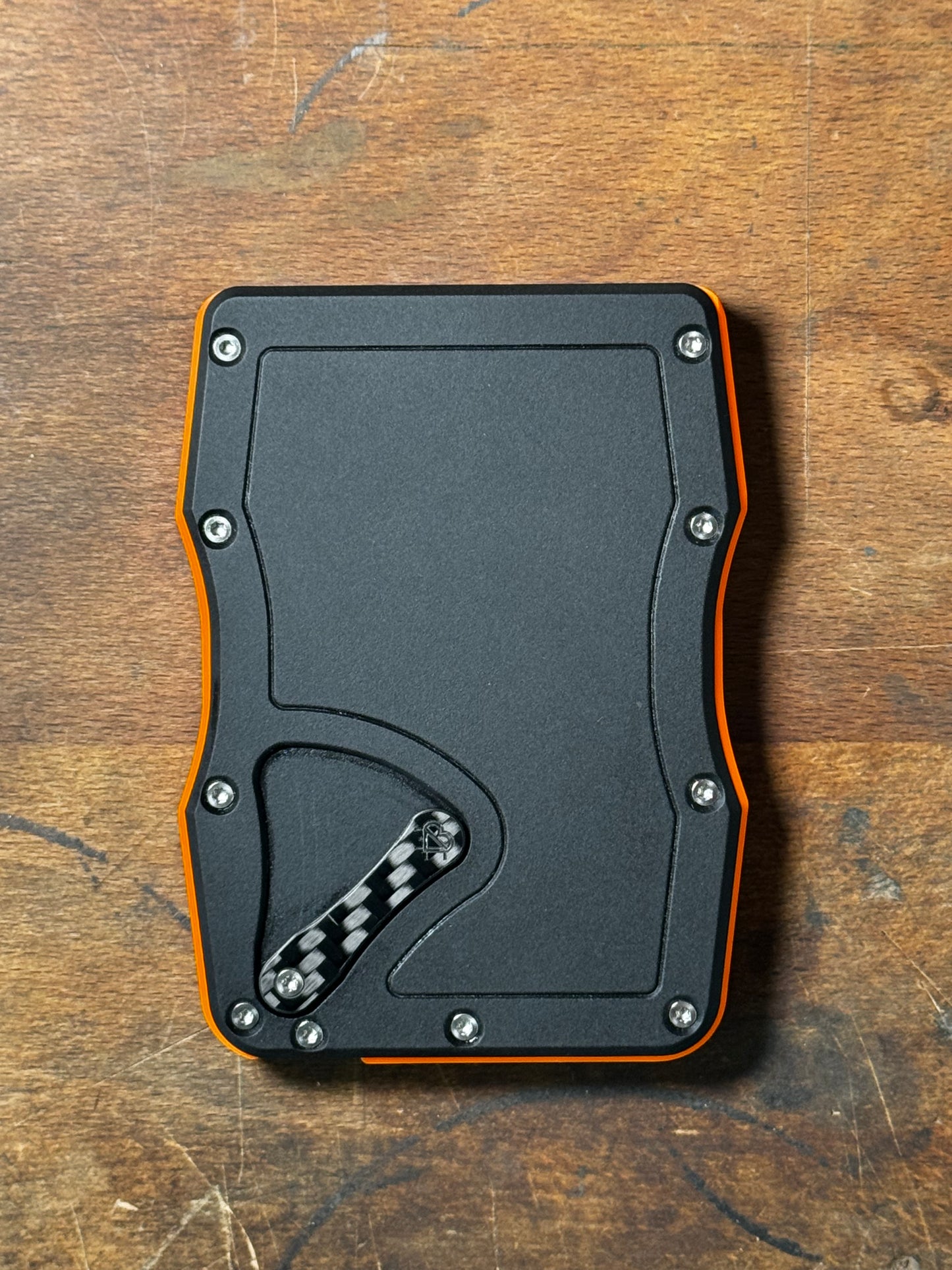 Sofort verfügbar: The Cardium Cardholder schwarzes Papiermicarta ohne Inlay