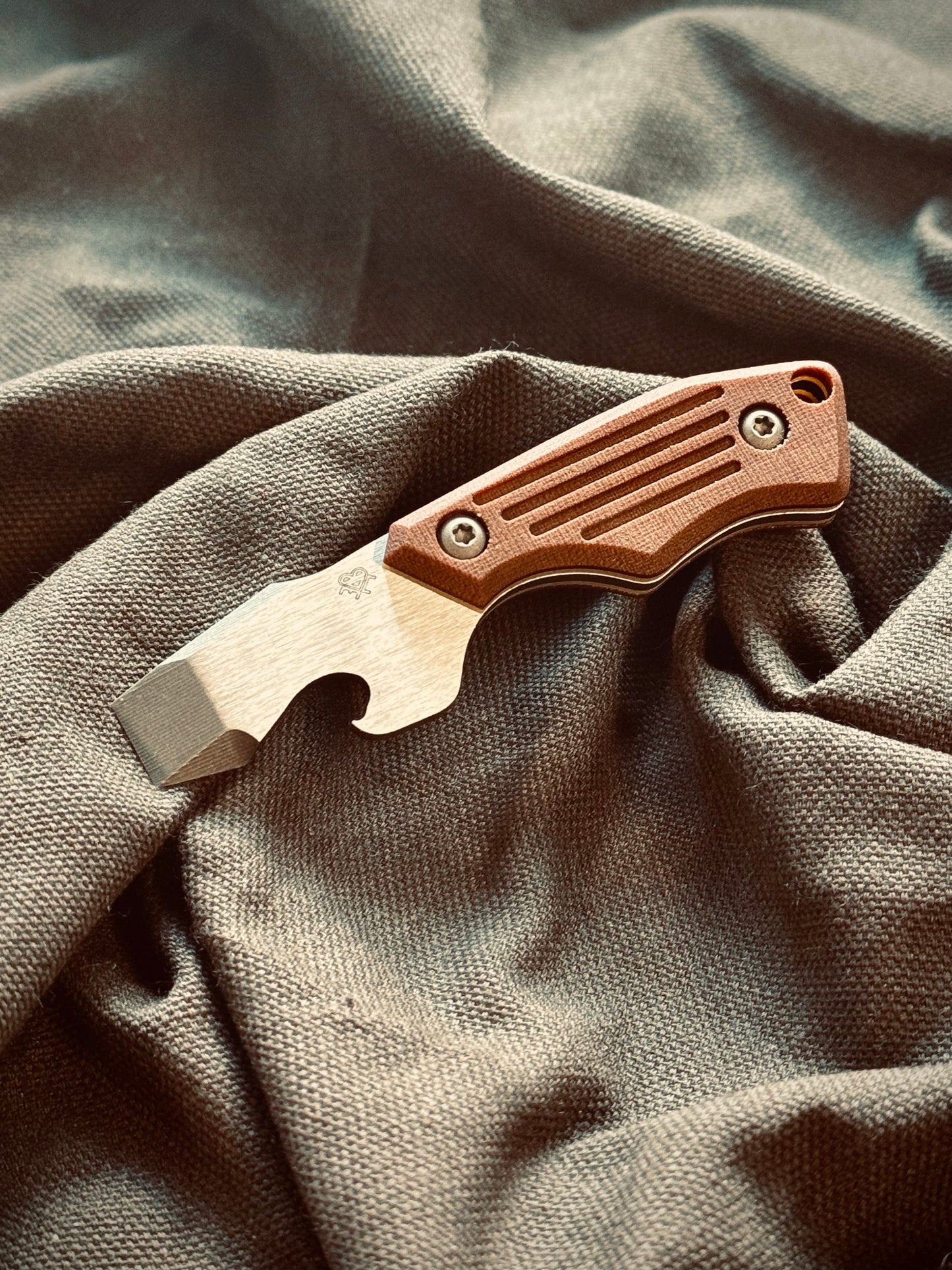 N-Bier Natural Micarta yellow liners