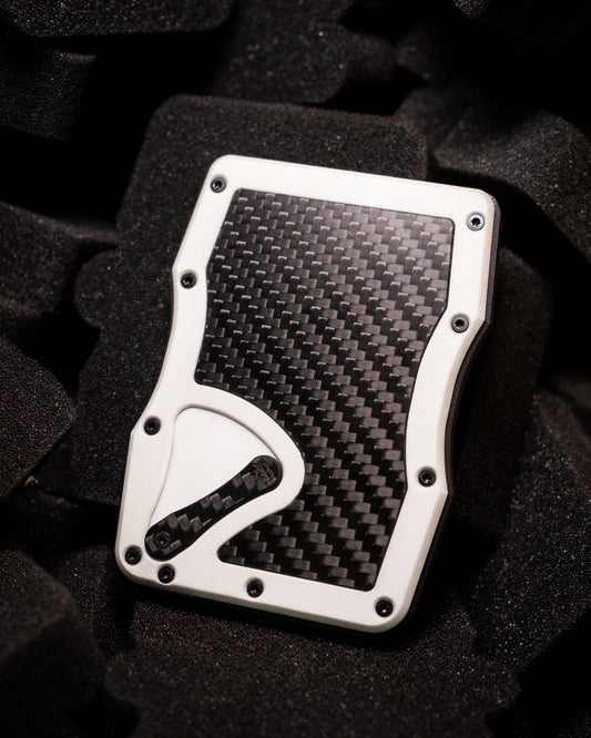 Sofort verfügbar: The Cardium Cardholder weißes G10